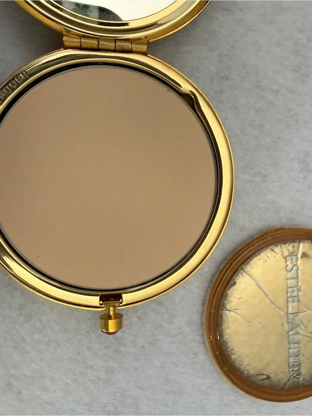 Estee Lauder Gold Compact Translucent Pressed Powder